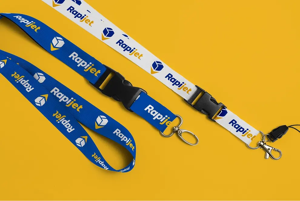 Merchandising de marca producido por 3R Core